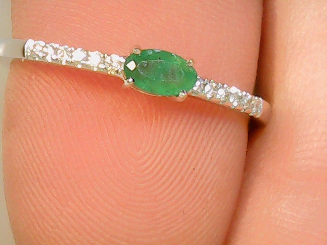10ktwhite emerald ring