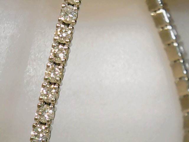 2.42 cttw diamond tennis brace