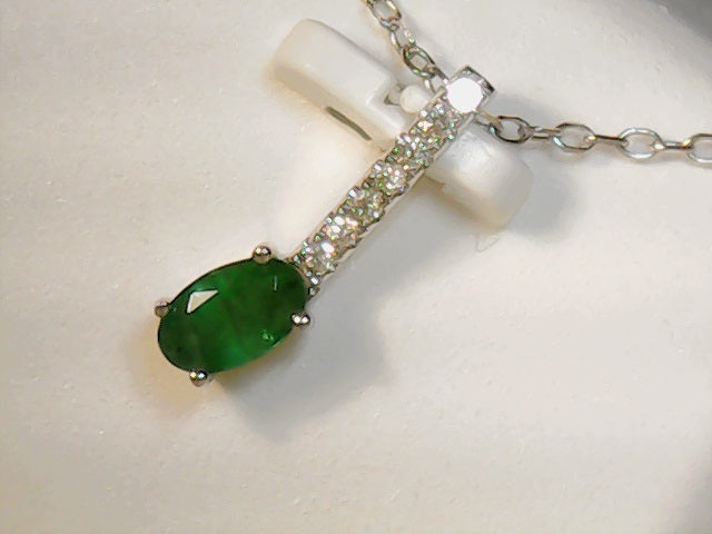10ktwhite emerald diamond pend