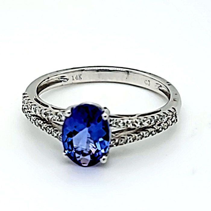 14kw oval tanzanite and diamon