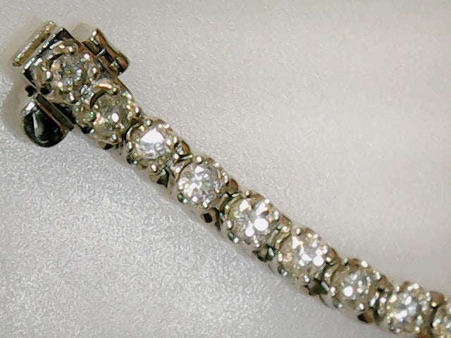 10ktwhite diamond tennis brace