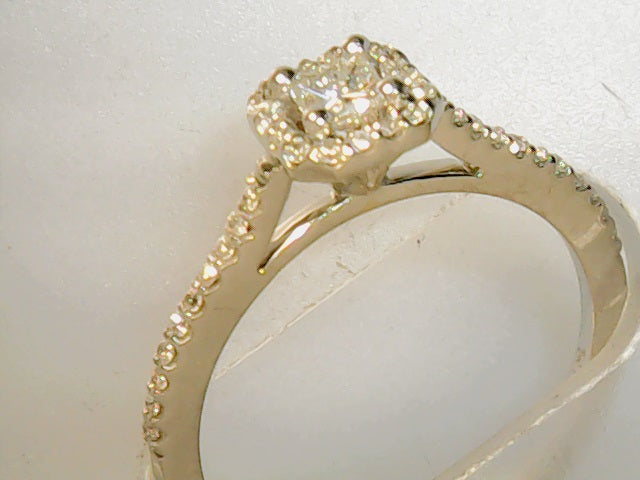 14ktwhite .45 cttw diamond hal